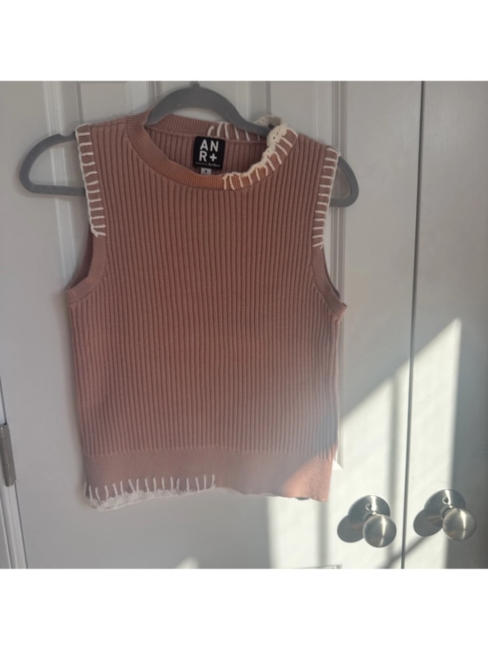 Alp N Rock Sleeveless Ribbed Knit Top in Dusty Pink with White Trim